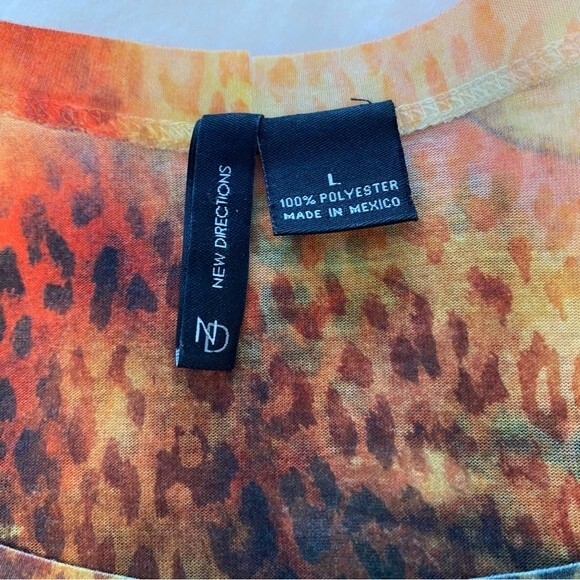 Floral Animal Print Studs Bling Red Blue Unique S Sleeve Top New Directions SZ L - Picture 8 of 9